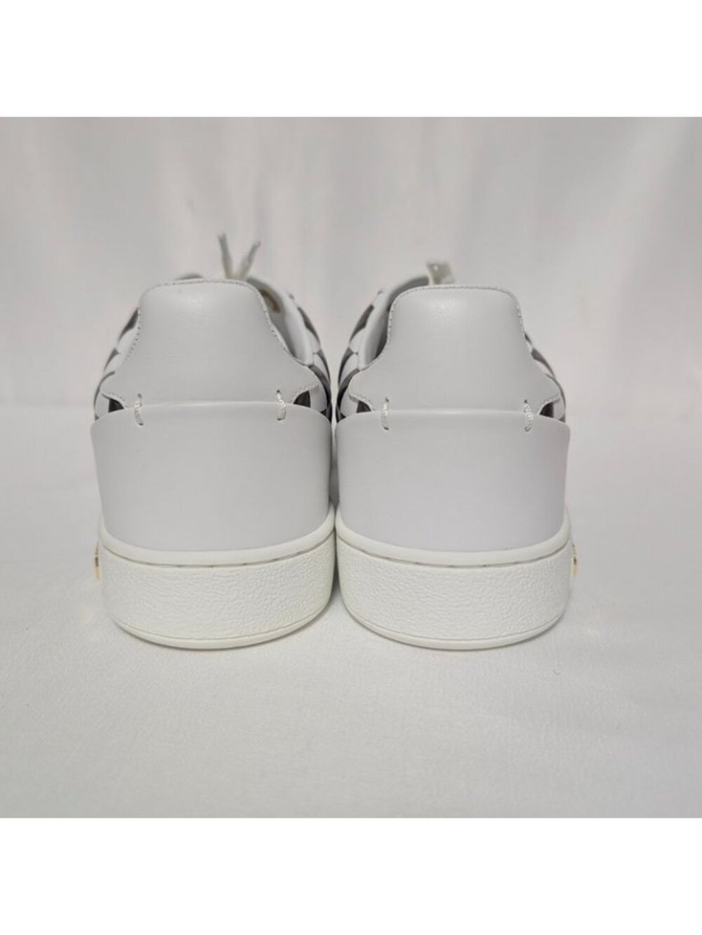 Louis Vuitton Front Row Sneaker - Picture 5 of 10